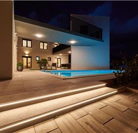 6 bedroom villa with heated pool near Omis, sleeps 12